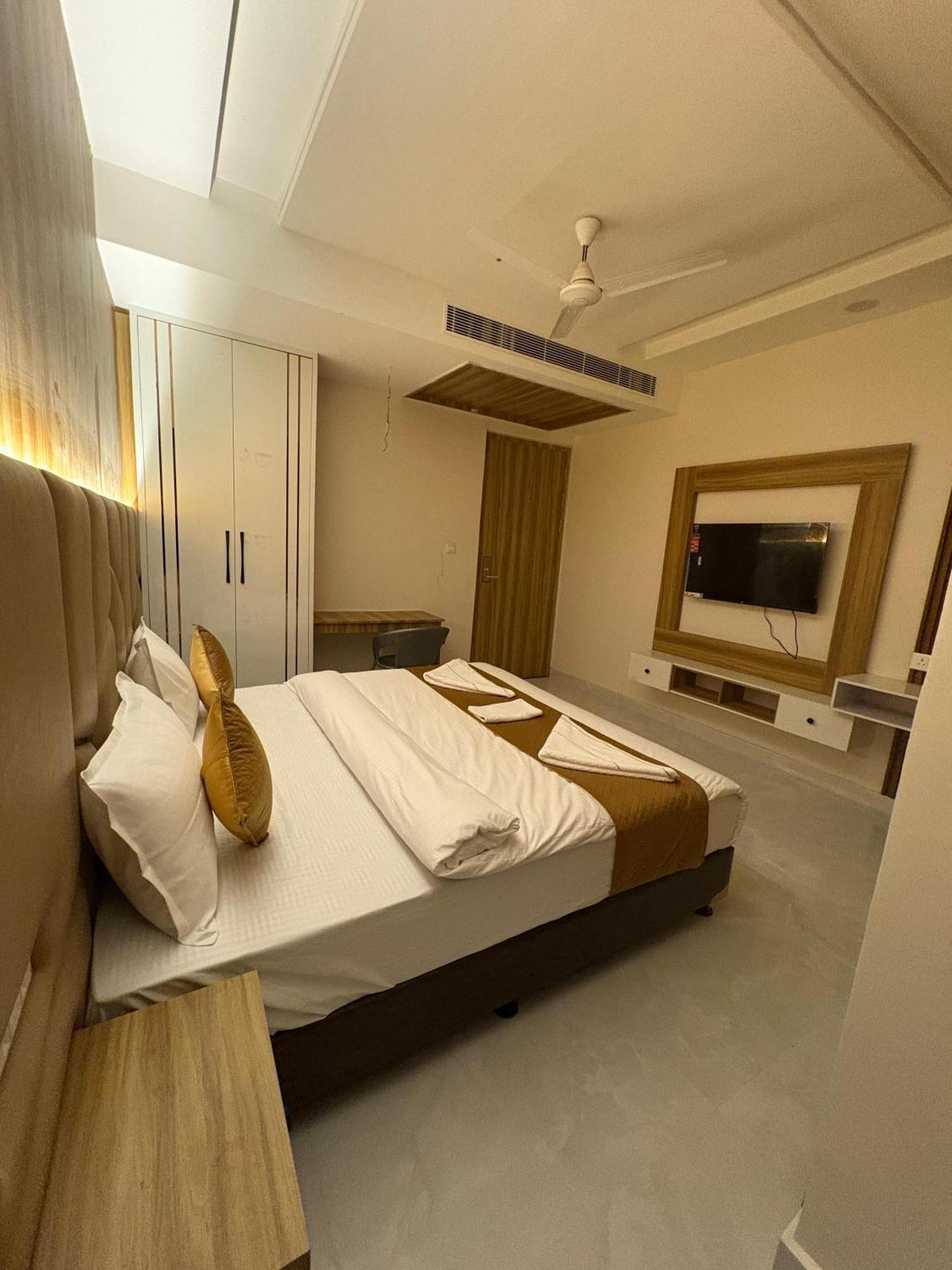 The Janki Hotel Ayodhya Exterior foto